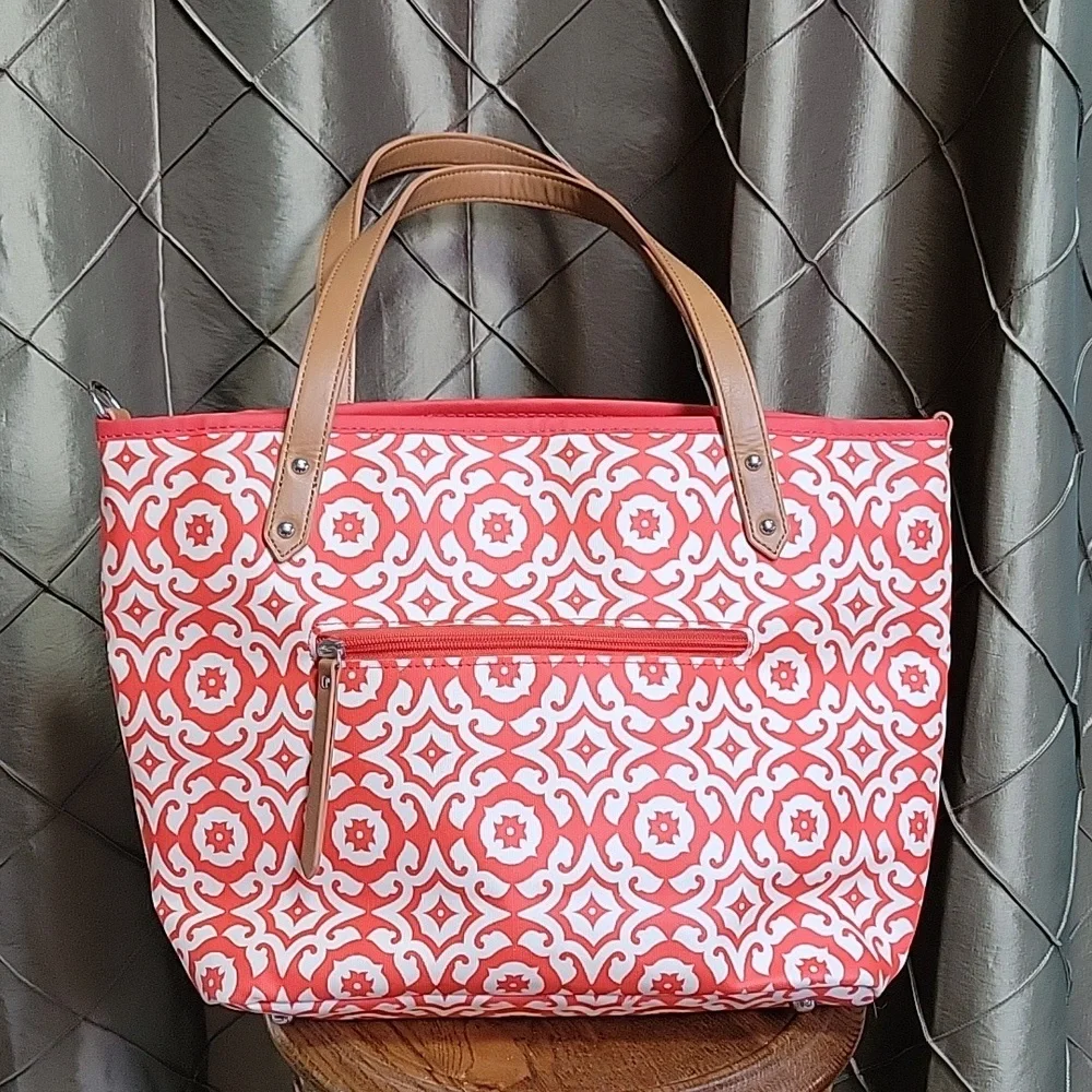 VGUC- Petunia Pickle Bottom Downtown Diaper Bag \ Tote